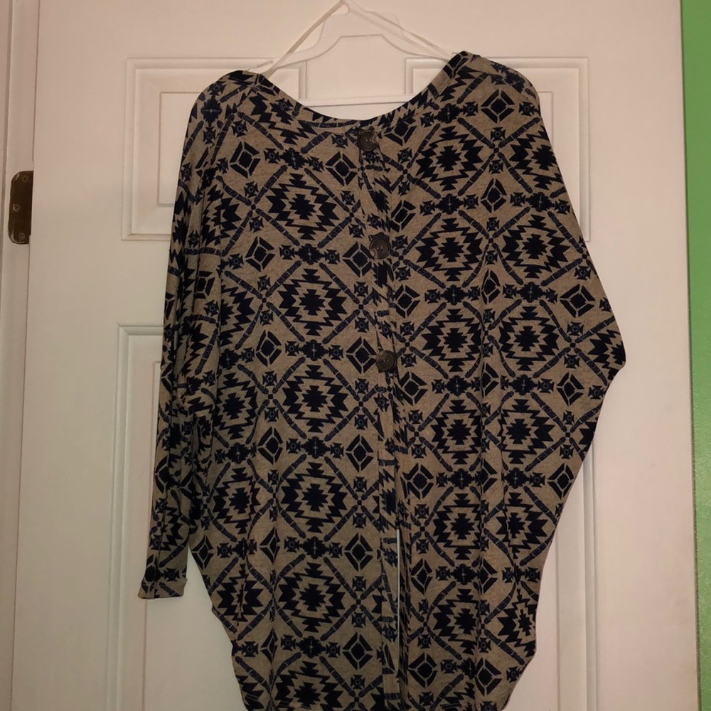 Patterned tunic. - Picture 2 of 2